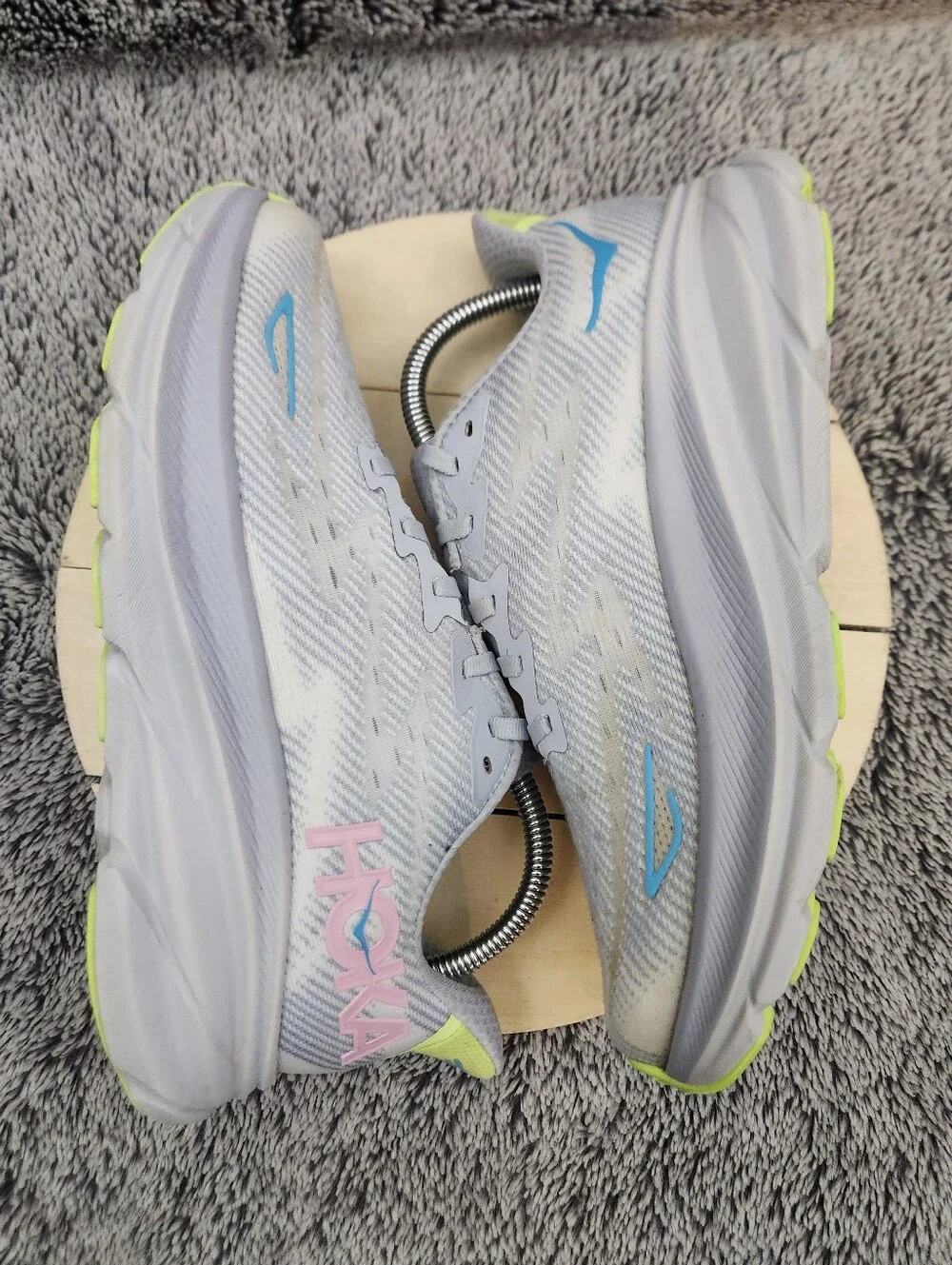 Hoka One One Clifton 9 Athletic Running Blue Pink Sneaker Women's Size 8 B - Picture 5 of 9